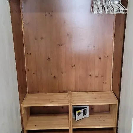 Free Parking, 40 Meters From The Beach, Wi-fi, Ac Apartment *