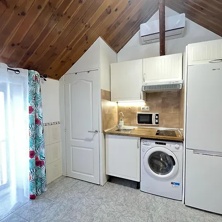 Apartment Free Parking, 40 Meters From The Beach, Wi-fi, Ac *