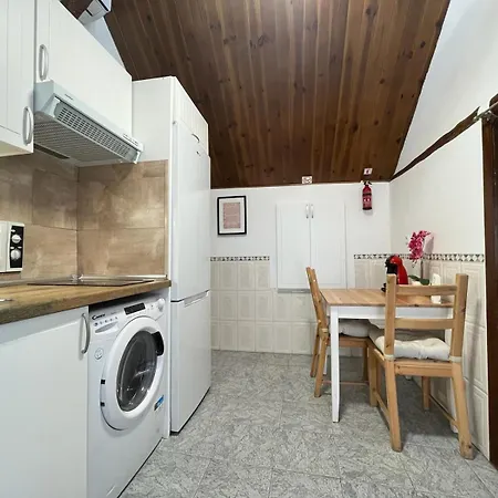 Free Parking, 40 Meters From The Beach, Wi-fi, Ac *