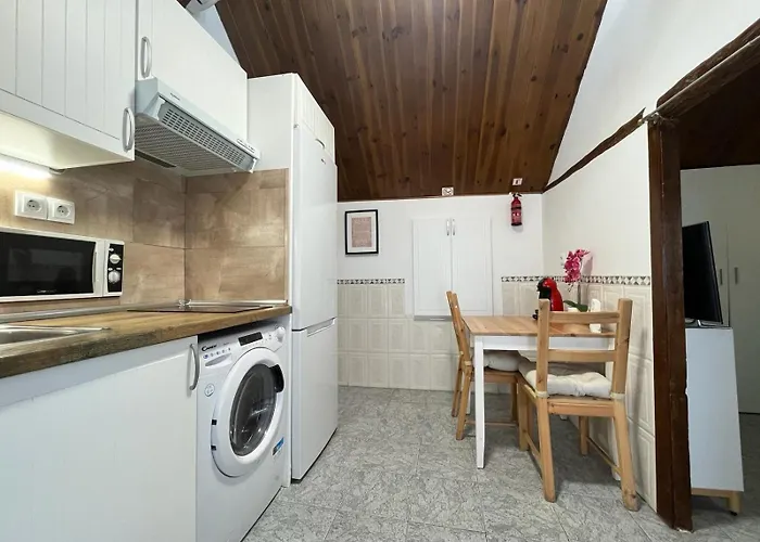 Free Parking, 40 Meters From The Beach, Wi-fi, Ac *