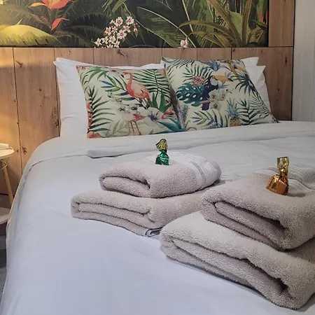 Free Parking, 40 Meters From The Beach, Wi-fi, Ac *