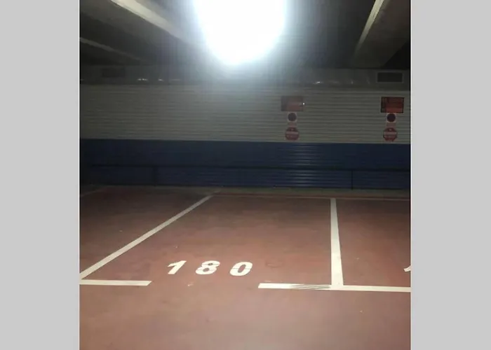 Free Parking, 40 Meters From The Beach, Wi-fi, Ac Estepona