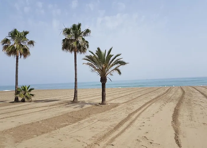 Free Parking, 40 Meters From The Beach, Wi-fi, Ac * Estepona