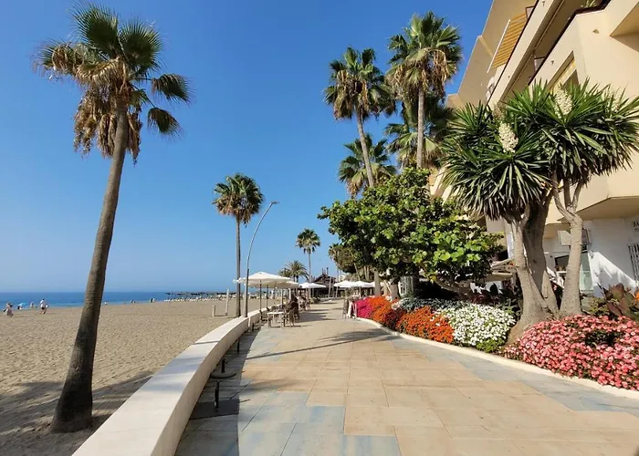 Free Parking, 40 Meters From The Beach, Wi-fi, Ac * Estepona