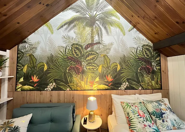 Free Parking, 40 Meters From The Beach, Wi-fi, Ac Estepona