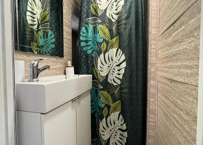 Apartament Free Parking, 40 Meters From The Beach, Wi-fi, Ac