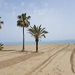 Free Parking, 40 Meters From The Beach, Wi-fi, Ac * Estepona