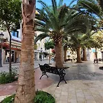Lägenhet Free Parking, 40 Meters From The Beach, Wi-fi, Ac *