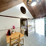 Free Parking, 40 Meters From The Beach, Wi-fi, Ac Lägenhet *