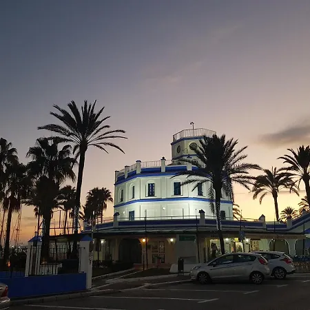 Free Parking, 40 Meters From The Beach, Wi-fi, Ac